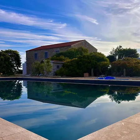 Konukevi Maria Cristina 4*